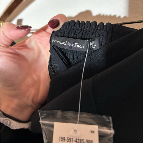 Abercrombie & Fitch Strapless Jumpsuit NWT Size Medium Short - Picture 5 of 6